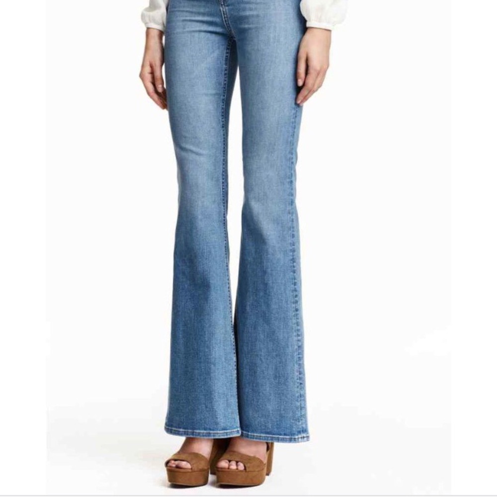 H&M: Flare Jeans